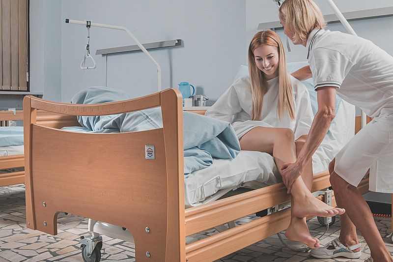 Ágyhoz szegezve – Beszélgetés F.Rita gyógytornásszal Ágyhoz szegezve – Beszélgetés F.Rita gyógytornásszal